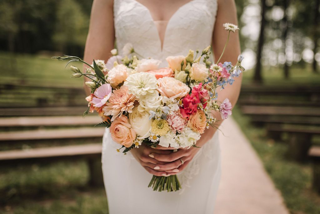 Florals at Dixons Apple Orchard wedding venue in Eau Claire Wisconsin