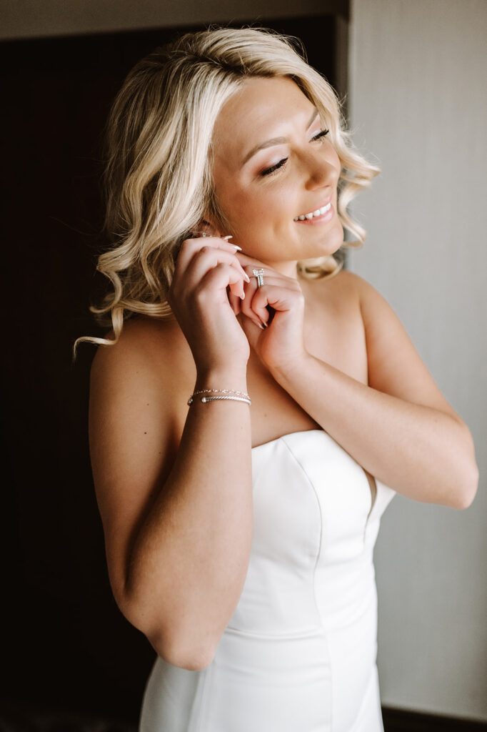 Bride getting ready photos at Brackett's Crossing country club in Lakeville Minnesota